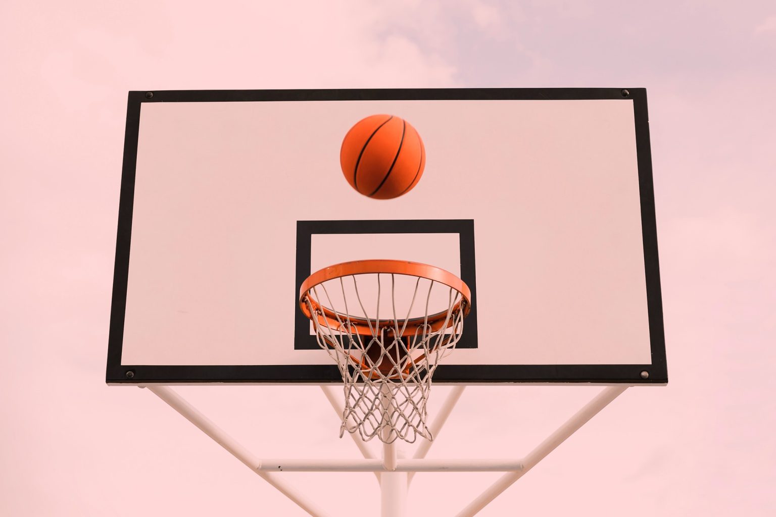 أبطال الدوري الأميركي لكرة السلة بعشرة أعوام