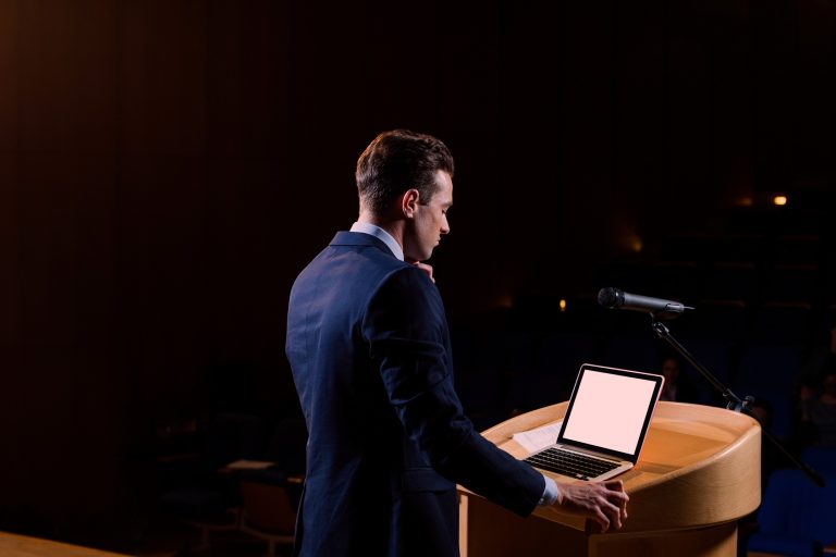 ما أهمية سيطرة الديمقراطيين على مجلس الشيوخ؟